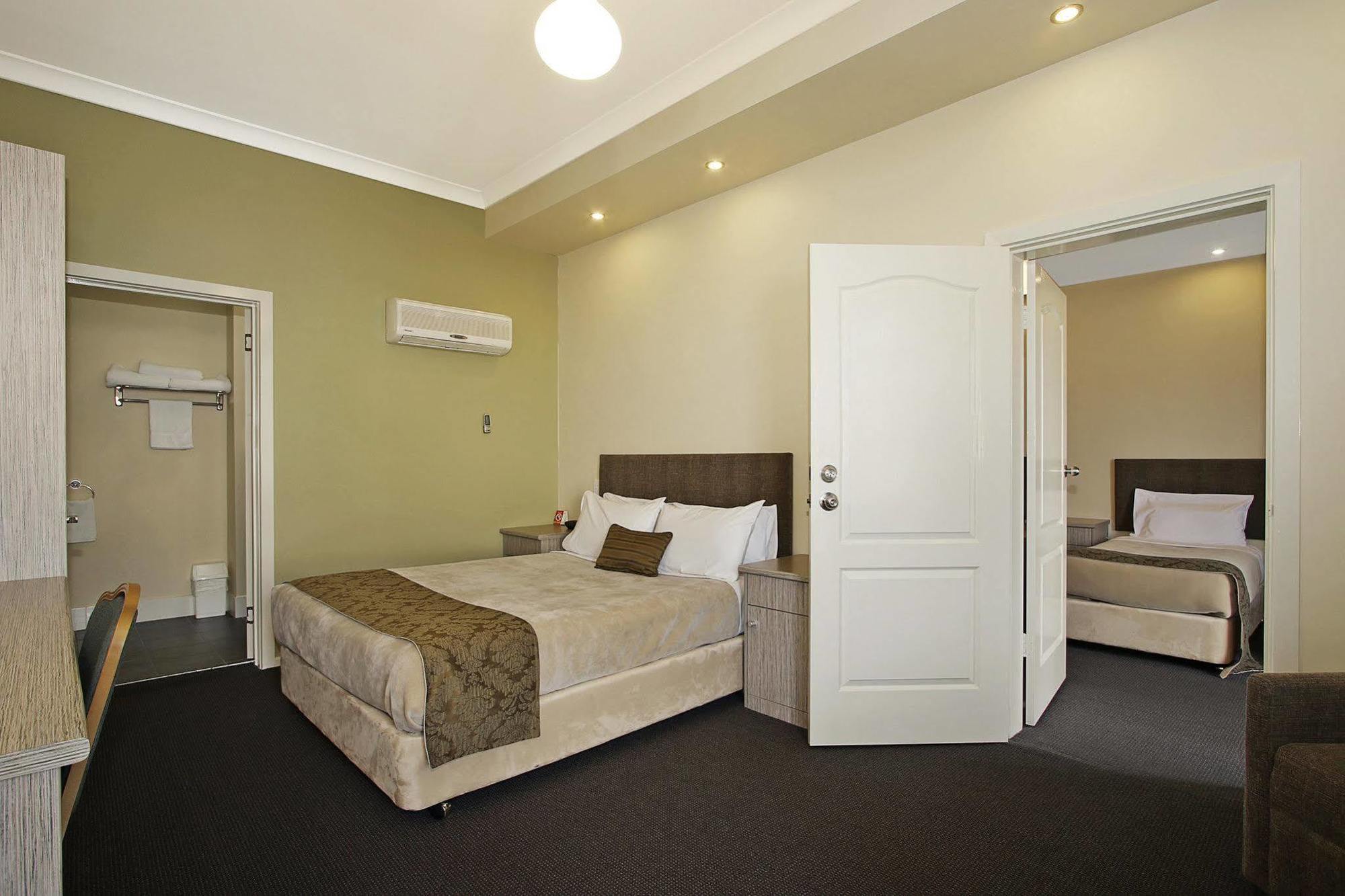 Prince Of Wales Hotel Wagga Wagga Exteriör bild